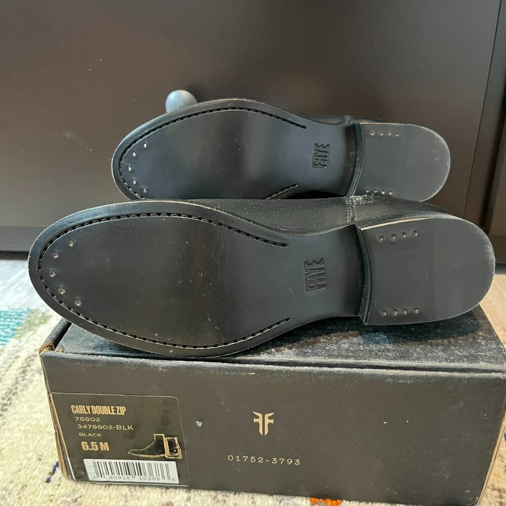 Frye Carly Double Zip Booties Ankle Boots, Black Leather, US 6.5 - New in Box! - Picture 10 of 11
